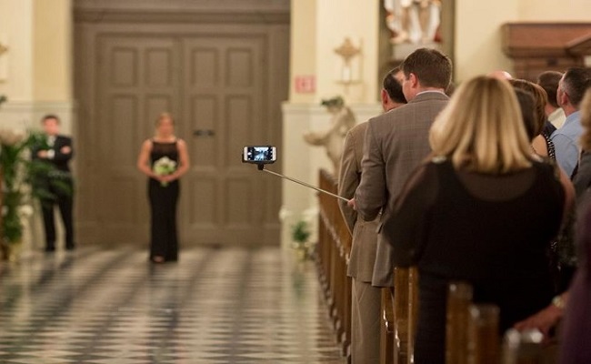 selfie-sticks-wedding-day