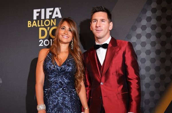 leo-messi-and-antonella-roccuzzo-2017