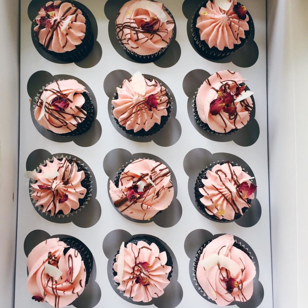 moist chocolate cupcakes - 123WeddingCards