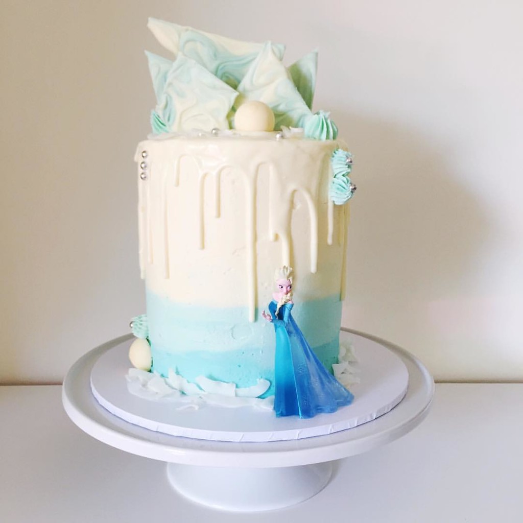 watercolour Elsa wedding cake - 123WeddingCards