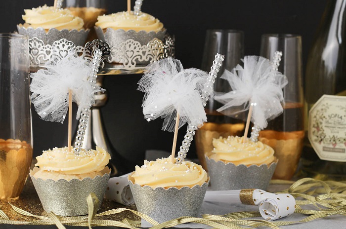 cupcakes perfect for New Year wedding