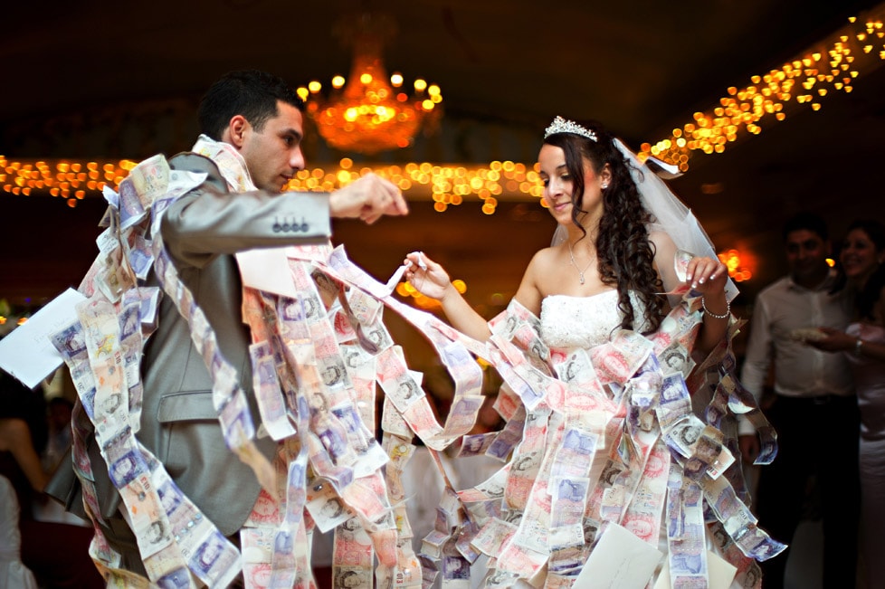 Stop paying bride a dollar to dance - 123WeddingCards