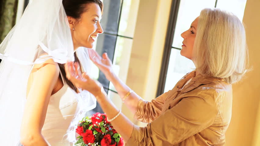 A veil makes a complete outfit - 123WeddingCards