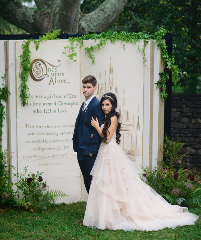 Fairy tale Backdrops idea for wedding photos