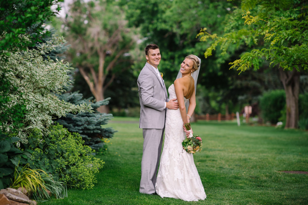 Use of Natural Elements for Wedding Photos_1