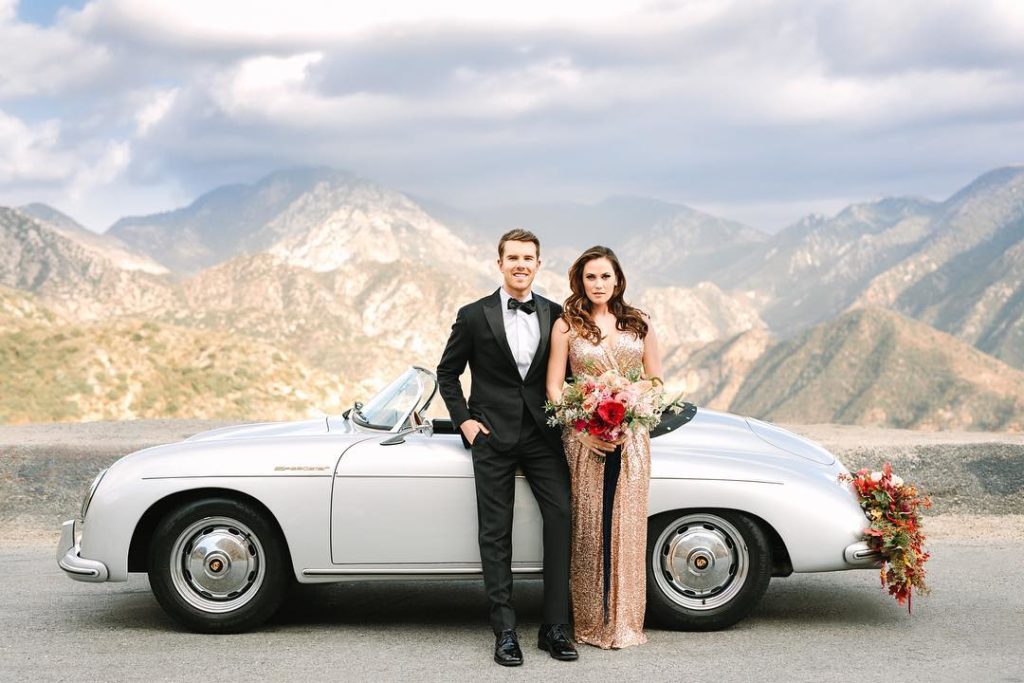 Wedding photos with vintage car_1