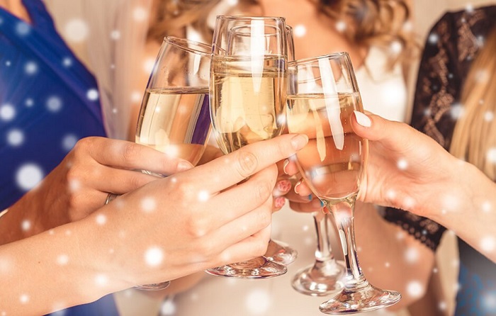 5 unique toasts ideas from the world that can make your wedding toast super amazing