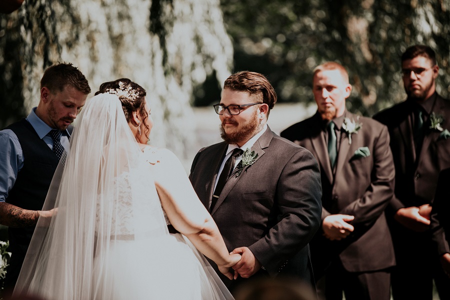 Wisconsin Couple Made a Benchmark with the “Jurassic Park” Theme Wedding - 123WeddingCards