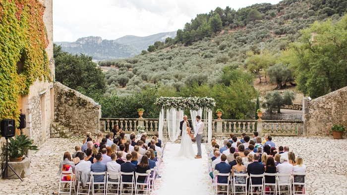 Summer Wedding Venue Ideas - 123WeddingCards Summer Wedding Venue Ideas - 123WeddingCards