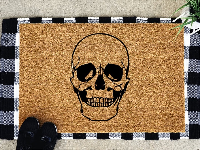 Skull family doormat Halloween ideas