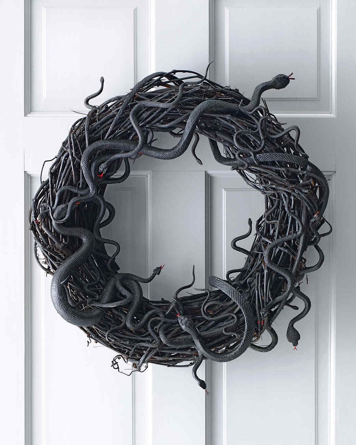 snake wreath