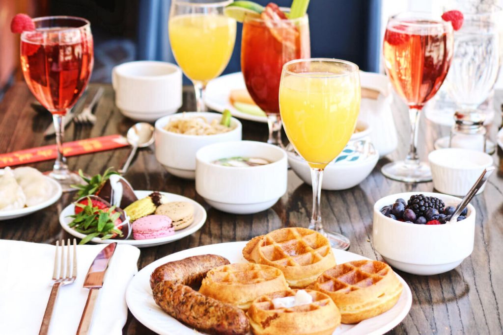 After-Wedding Brunch Etiquette